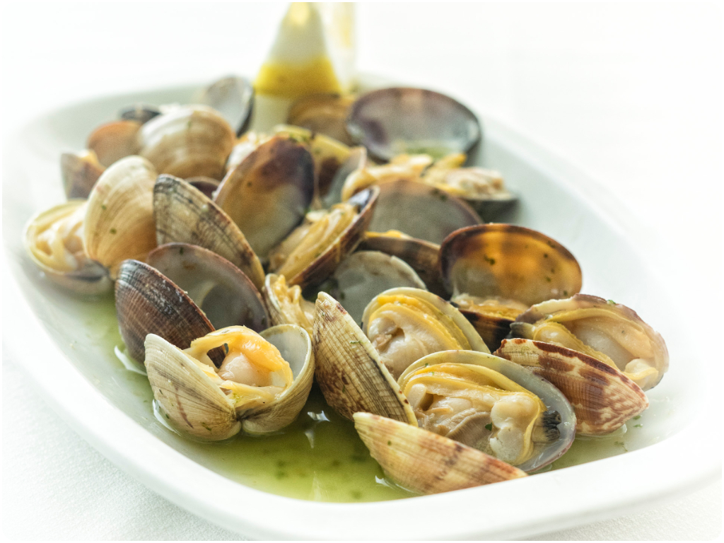 Plato de Almejas para Restaurante La Ballena Azul en Motril (Granada)